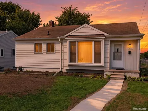 29414 Florence St, Garden City, MI 48135