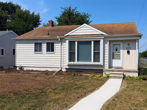 29414 Florence St, Garden City, MI 48135