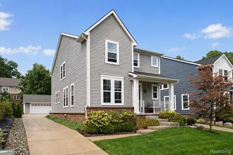 708 Hickory St, Milford, MI 48381