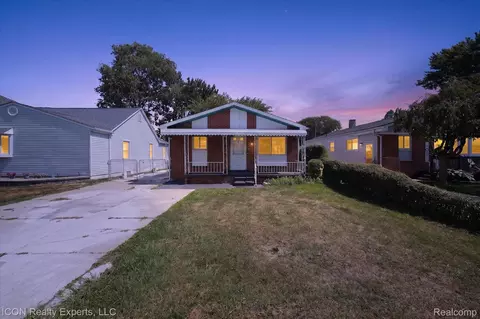 32000 Saint Margaret St, Saint Clair Shores, MI 48082
