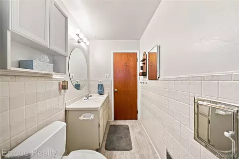 Bath - 32504 Dover Ave, Warren, MI 48088 photo 3 of 3