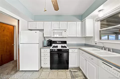 Kitchen - 32504 Dover Ave, Warren, MI 48088 photo 2 of 2