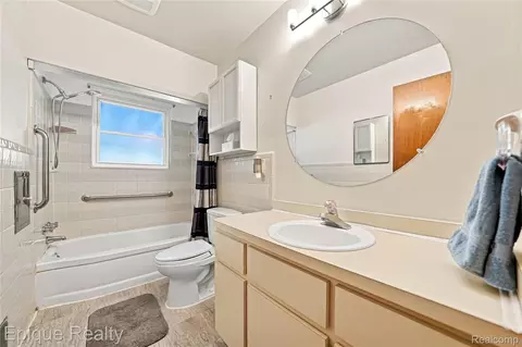 Bath - 32504 Dover Ave, Warren, MI 48088 photo 1 of 3