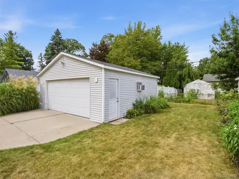 Exterior - 475 E Marshall St, Ferndale, MI 48220 photo 9 of 9