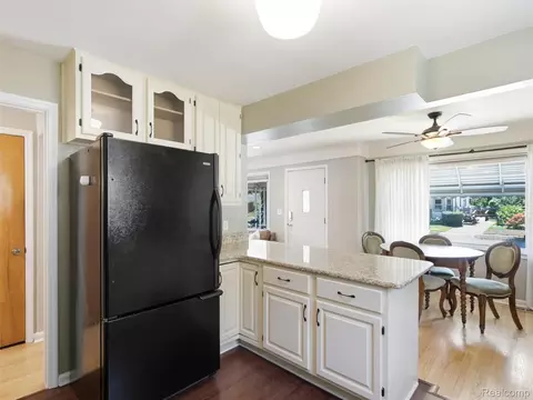 Kitchen - 475 E Marshall St, Ferndale, MI 48220 photo 2 of 6