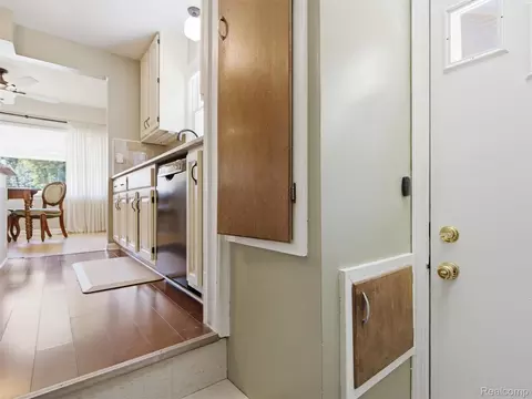 Entry Way - 475 E Marshall St, Ferndale, MI 48220 photo 1 of 1