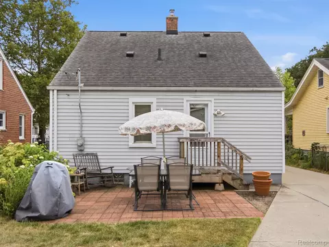 Exterior - 475 E Marshall St, Ferndale, MI 48220 photo 6 of 9