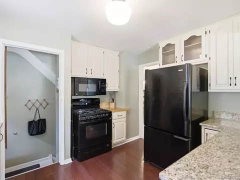 Kitchen - 475 E Marshall St, Ferndale, MI 48220 photo 4 of 6