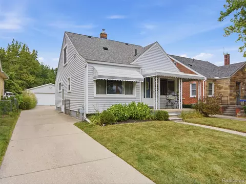 Exterior - 475 E Marshall St, Ferndale, MI 48220 photo 3 of 9