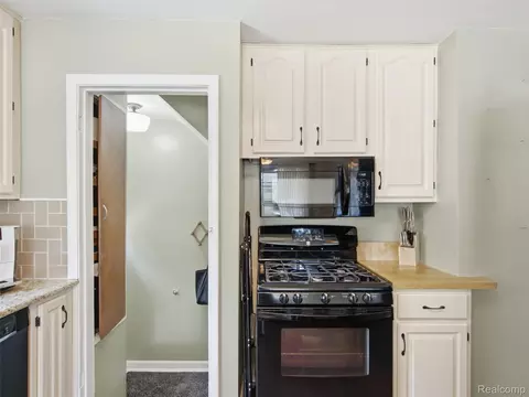 Kitchen - 475 E Marshall St, Ferndale, MI 48220 photo 6 of 6
