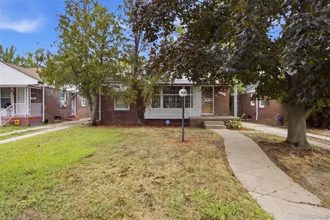 19712 Santa Barbara Dr, Detroit, MI 48221