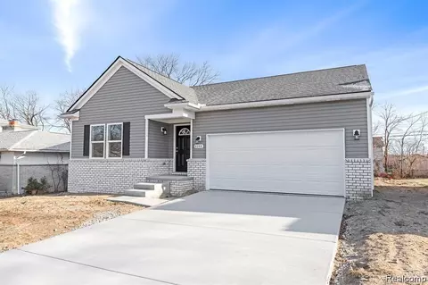 8248 Hugh St, Westland, MI 48185