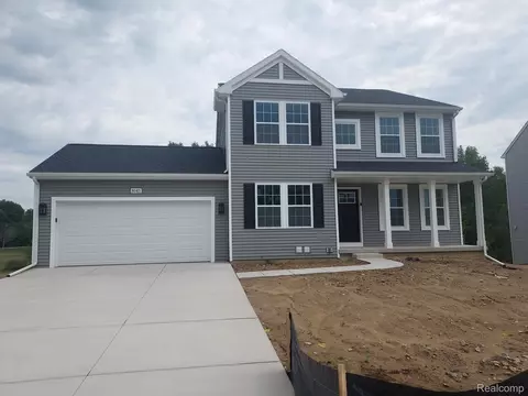 8045 Moonlight Creek Ln, Handy, MI 48836