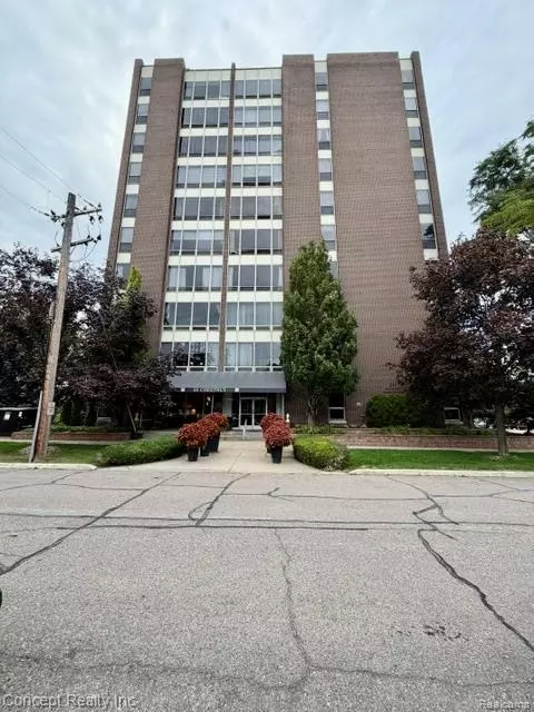 20 Chestnut St #602, Wyandotte, MI 48192
