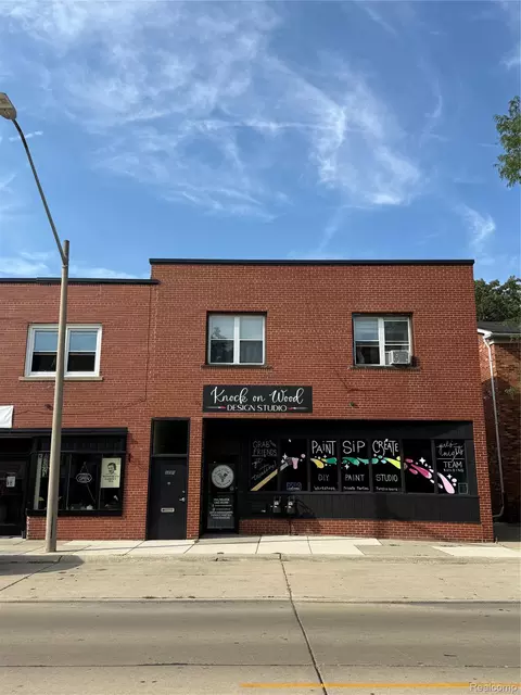 1790 Oak St, Wyandotte, MI 48192