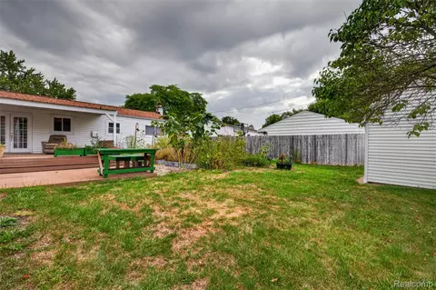 Exterior - 310 Tamarac Dr, Davison, MI 48423 photo 10 of 10