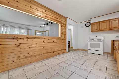 Kitchen - 310 Tamarac Dr, Davison, MI 48423 photo 2 of 3