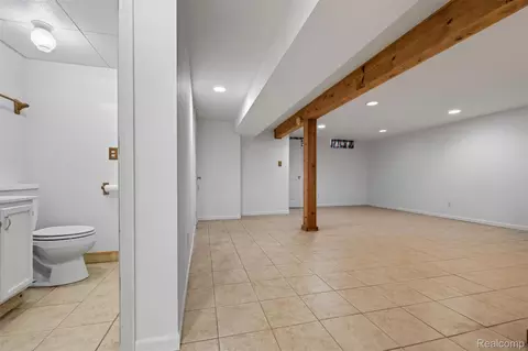 Bath - 310 Tamarac Dr, Davison, MI 48423 photo 4 of 5
