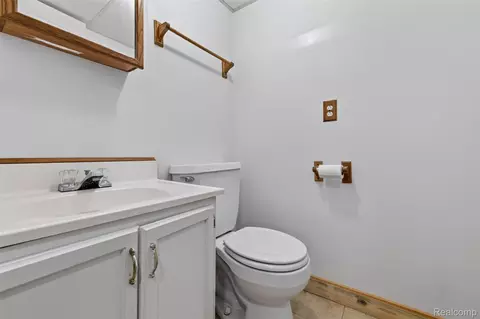 Bath - 310 Tamarac Dr, Davison, MI 48423 photo 5 of 5