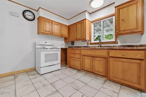 Kitchen - 310 Tamarac Dr, Davison, MI 48423 photo 3 of 3