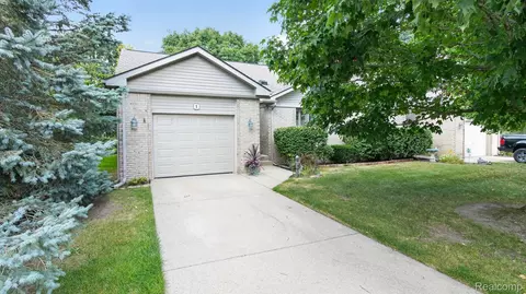 22240 Quail Run Cir #1, South Lyon, MI 48178