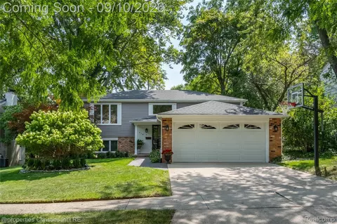 416 Welch Rd, Northville, MI 48167