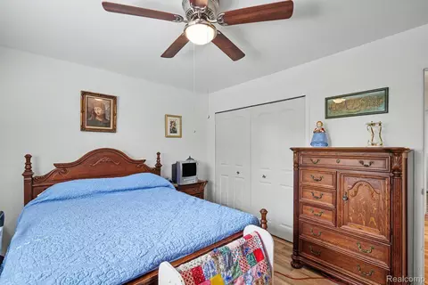 Bedroom - 15299 Brandy Ln, Macomb, MI 48044 photo 4 of 4