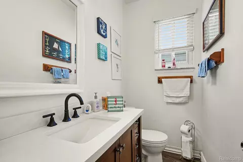 Bath - 15299 Brandy Ln, Macomb, MI 48044 photo 1 of 3
