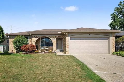 Exterior - 15299 Brandy Ln, Macomb, MI 48044 photo 2 of 6