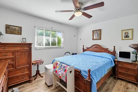 Bedroom - 15299 Brandy Ln, Macomb, MI 48044 photo 3 of 4