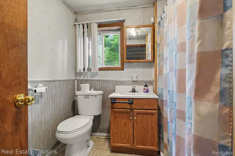 Bath - 1276 Elm Rd, Grant, MI 48622 photo 1 of 1