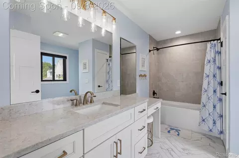Bath - 9046 Northpointe Rdg, Brighton, MI 48114 photo 6 of 7
