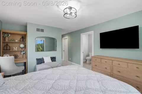 Bedroom - 9046 Northpointe Rdg, Brighton, MI 48114 photo 5 of 6