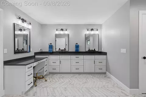 Bath - 9046 Northpointe Rdg, Brighton, MI 48114 photo 3 of 7