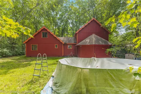 Exterior - 330 Ivy Dr, Markey, MI 48653 photo 7 of 10