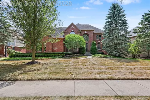 24034 Broadmoor Park Ln, Novi, MI 48374