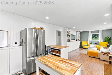 Kitchen - 2071 E Dodge Rd, Thetford, MI 48420 photo 7 of 8