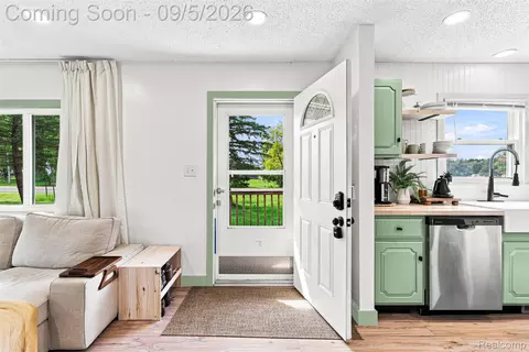 Entry Way - 2071 E Dodge Rd, Thetford, MI 48420 photo 1 of 2