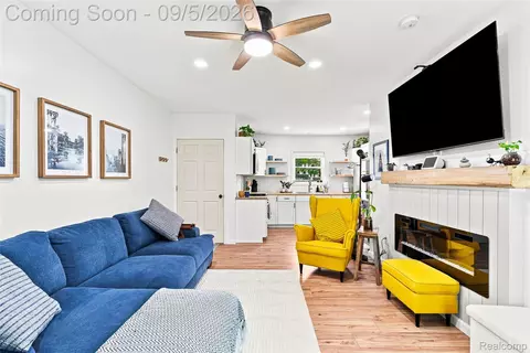 Living - 2071 E Dodge Rd, Thetford, MI 48420 photo 3 of 5