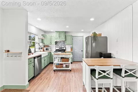 Kitchen - 2071 E Dodge Rd, Thetford, MI 48420 photo 1 of 8