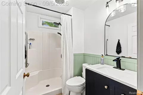 Bath - 2071 E Dodge Rd, Thetford, MI 48420 photo 1 of 2