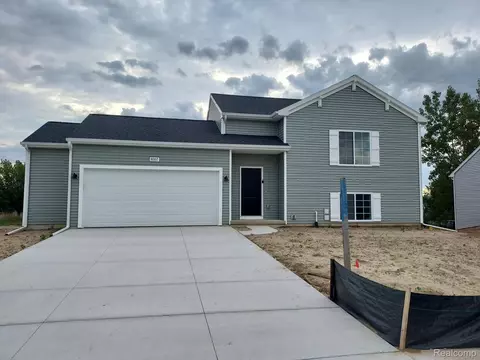 8007 Moonlight Creek Ln, Handy, MI 48836
