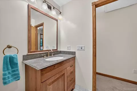 Bath - 5001 Mohawk Ave, Independence, MI 48348 photo 4 of 6