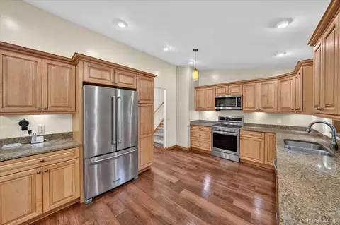 Kitchen - 5001 Mohawk Ave, Independence, MI 48348 photo 3 of 5