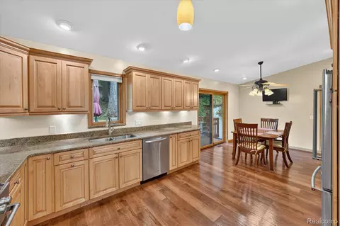 Kitchen - 5001 Mohawk Ave, Independence, MI 48348 photo 1 of 5