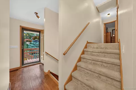 Entry Way - 5001 Mohawk Ave, Independence, MI 48348 photo 2 of 2