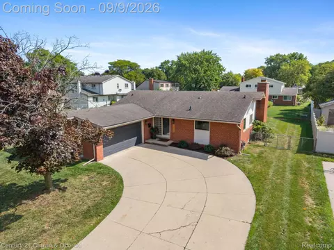 16918 Comstock St, Livonia, MI 48154