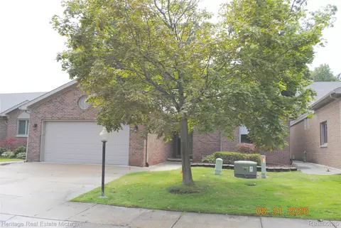 380 Walnut Dr, South Lyon, MI 48178
