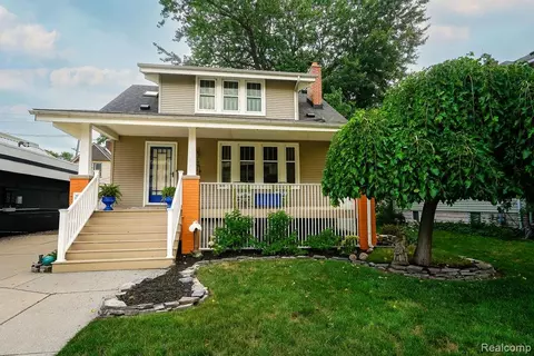 545 Eureka Rd, Wyandotte, MI 48192