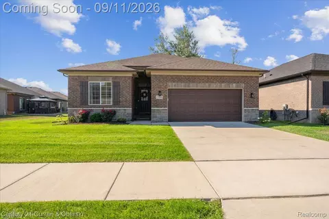 15360 Eton Pointe Dr #37, Clinton Township, MI 48035